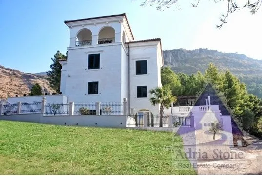 Prodaja, kuća, 805m², Sveti Stefan, Budva