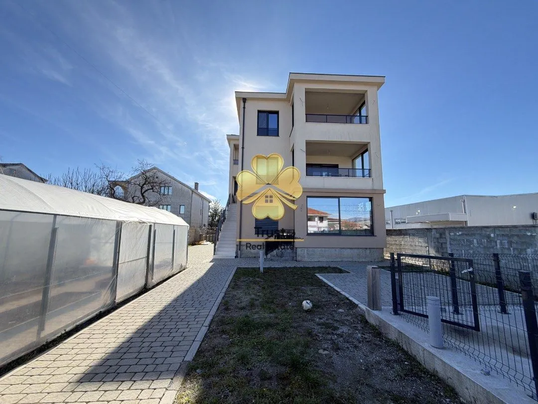 Prodaja, stan, 270m², Gornja Gorica, Podgorica