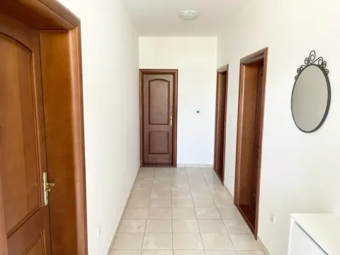 Izdavanje, dvosoban stan, 92m², Đenovići, Herceg Novi - image 5