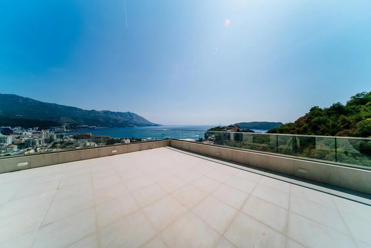 Prodaja, trosoban stan, 234m², Bečići, Budva
