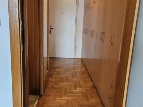 Rent, one bedroom apartment, 32m², Rotkvarija, Novi Sad Sve Podlokacije - image 5