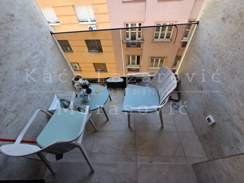 Rent, two bedroom apartment, 53m², Kalenić Pijaca, Vračar Sve Podlokacije
