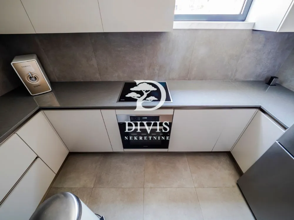 Sale, three bedroom apartment, 78m², Neimar, Vračar Sve Podlokacije