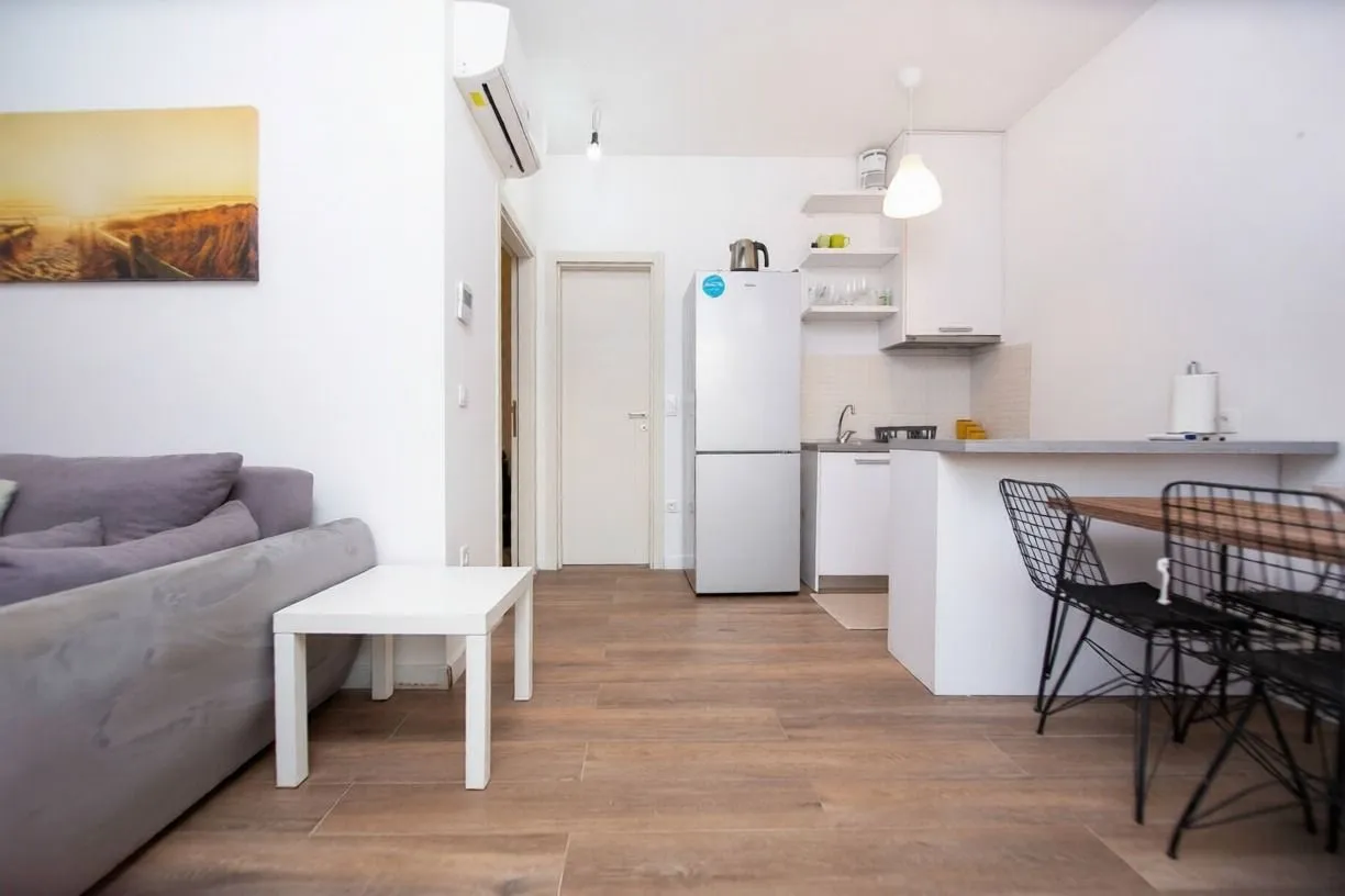 Prodaja, jednosoban stan, 62m², Kalimanj, Tivat