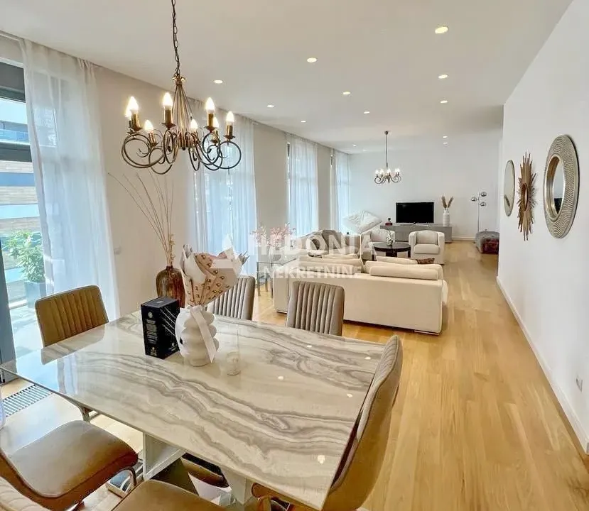 Izdavanje, četvorosoban stan, 205m², Novi Beograd Blok 65, Novi Beograd Sve Podlokacije