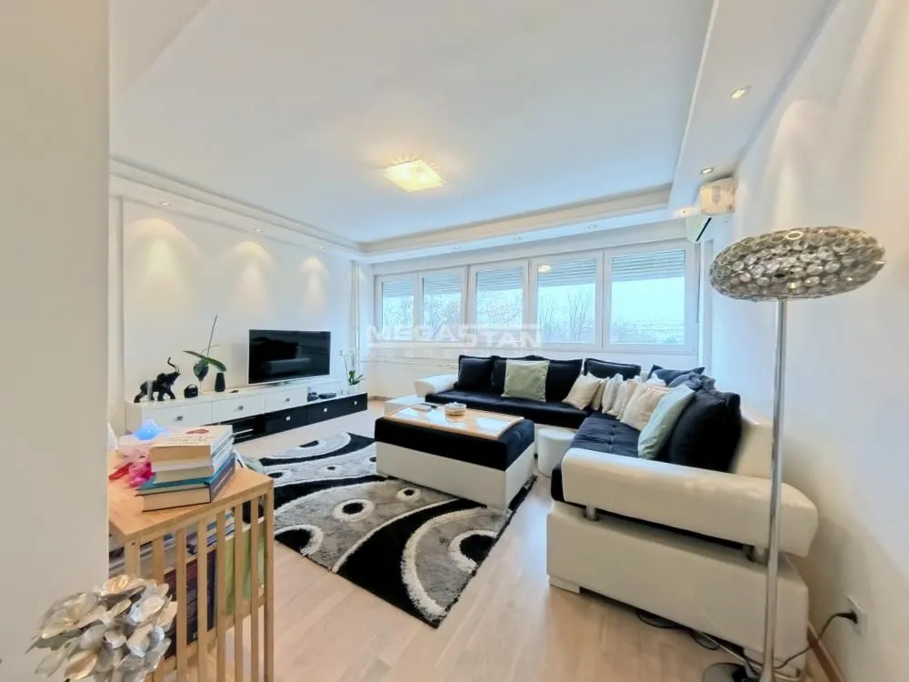 Prodaja, dvosoban stan, 64m², Novi Beograd Sve Podlokacije, Beograd