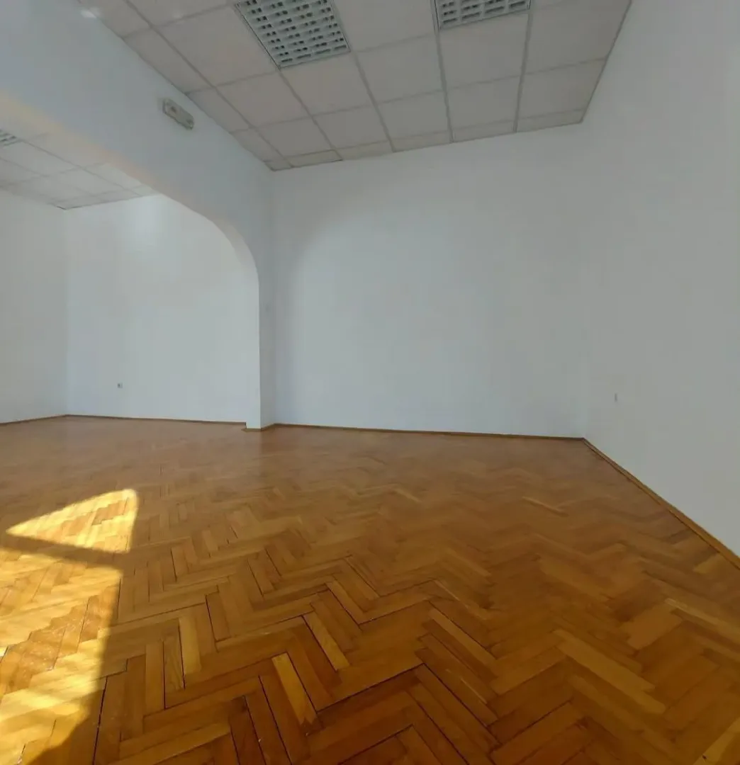 Rent, office space, 158m², Centar, Nikšić