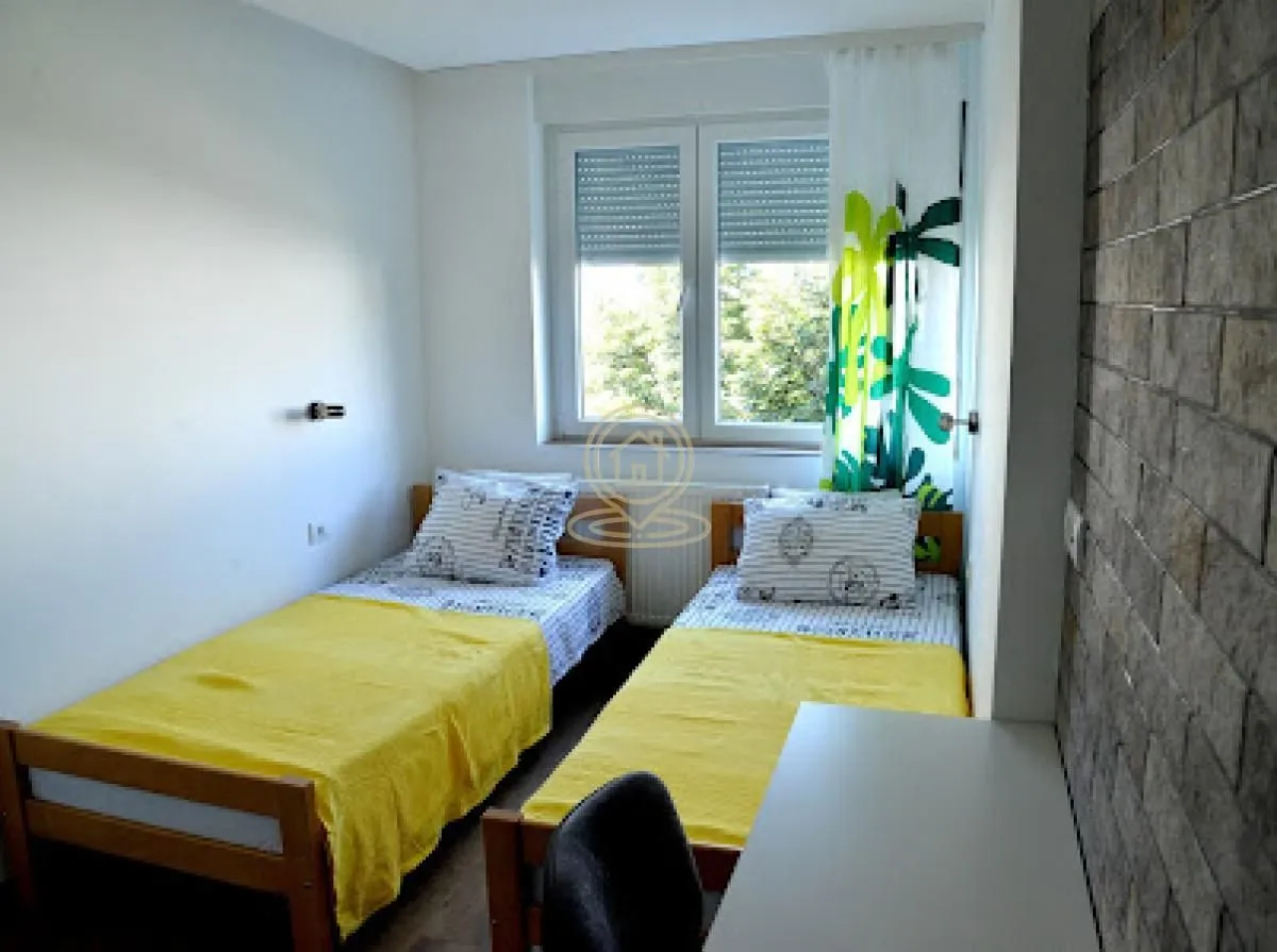 Izdavanje, trosoban stan, 61m², Medijana, Niš