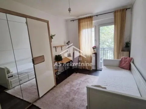 Izdavanje, trosoban stan, 70m², Stari Grad, Beograd - image 6