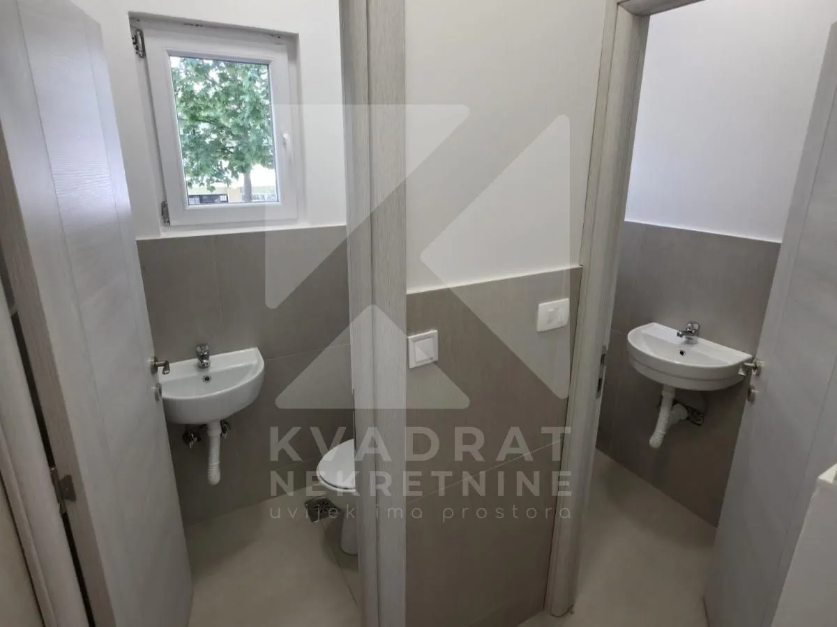 Rent, office space, 113m², Blok 6, Podgorica