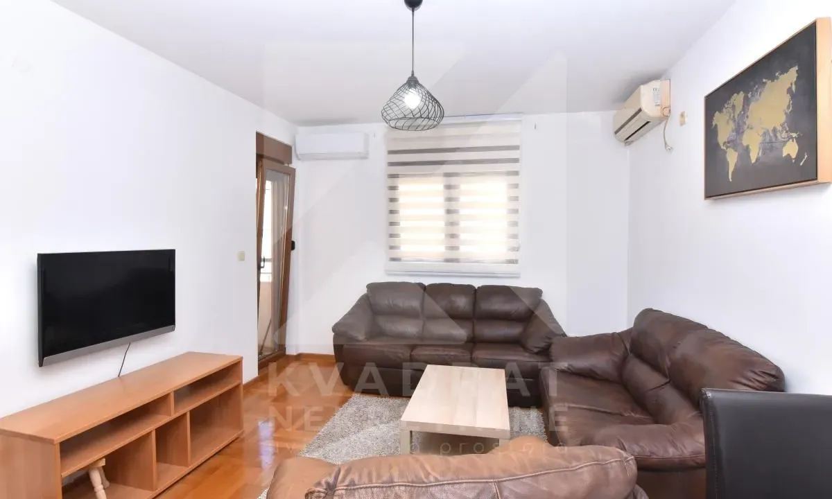 Izdavanje, dvosoban stan, 55m², Stari Aerodrom, Podgorica