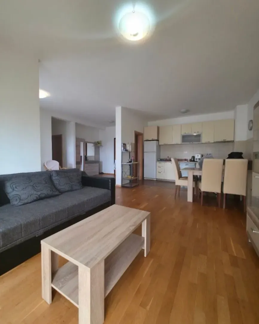 Izdavanje, trosoban stan, 95m², Zagorič, Podgorica