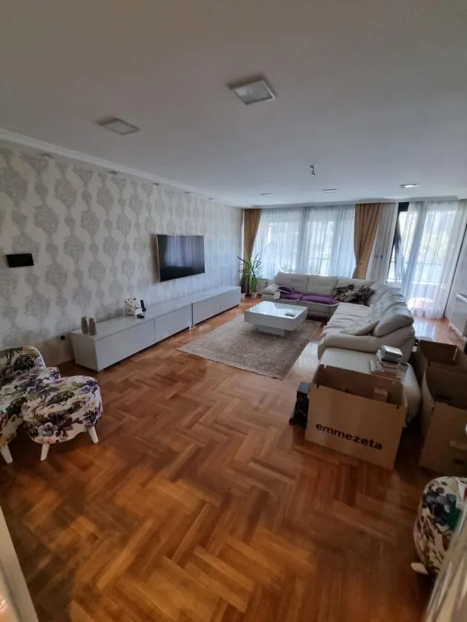 Prodaja, stan, 155m², Grbavica, Novi Sad Sve Podlokacije