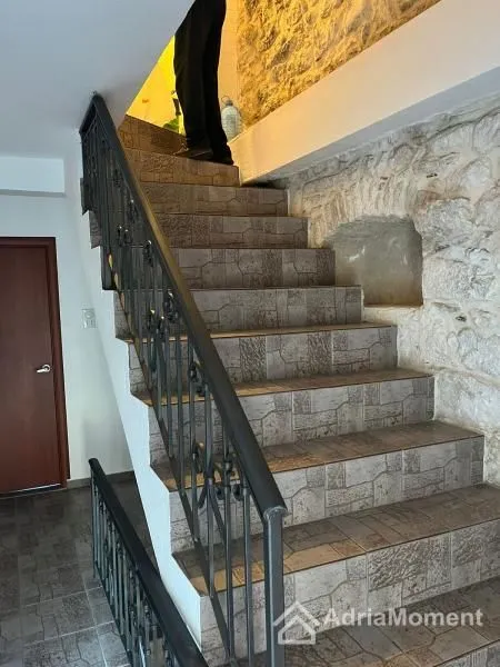 Prodaja, kuća, 220m², Risan, Kotor