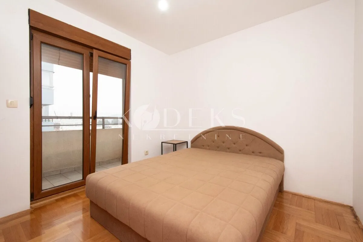 Izdavanje, dvosoban stan, 55m², Stari Aerodrom, Podgorica