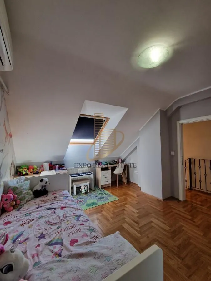 Prodaja, četvorosoban stan, 120m², Nova Detelinara, Novi Sad Sve Podlokacije