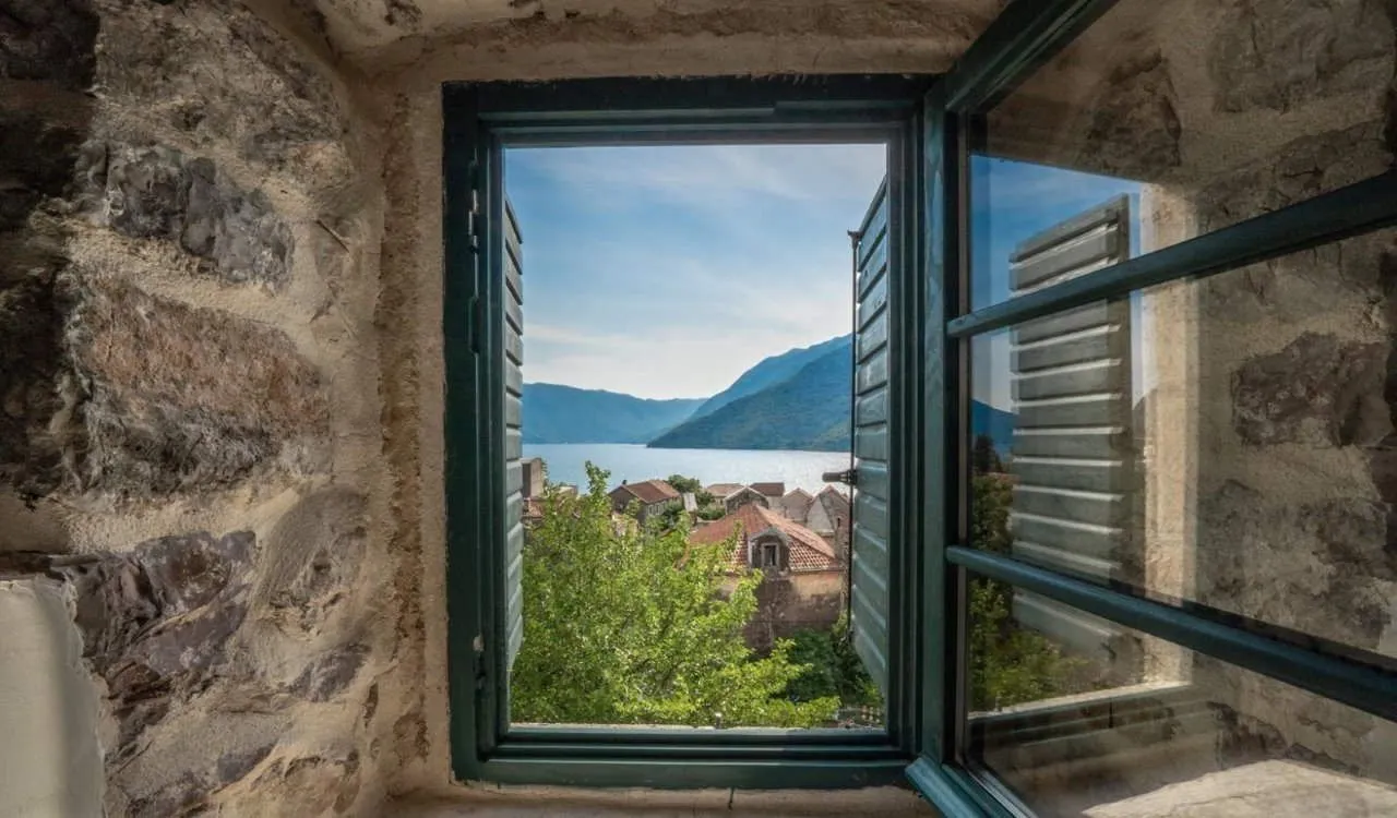 Sale, house, 320m², Risan, Kotor