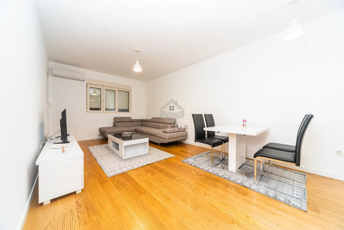 Rent, two bedroom apartment, 70m², Central Point, Podgorica