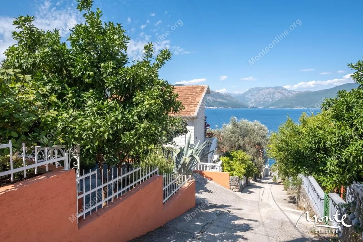 Prodaja, kuća, 89m², Krašići, Tivat