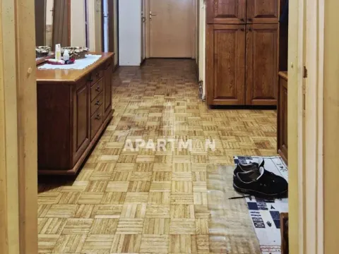 Stan in Vračar Sve Podlokacije