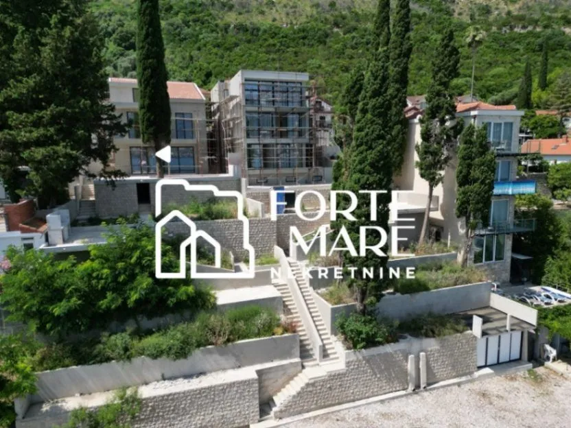 Prodaja, kuća, 309m², Njivice, Herceg Novi