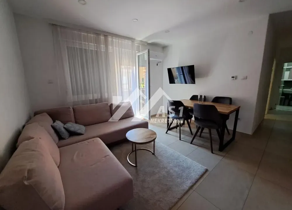 Izdavanje, trosoban stan, 50m², Podbara, Novi Sad Sve Podlokacije