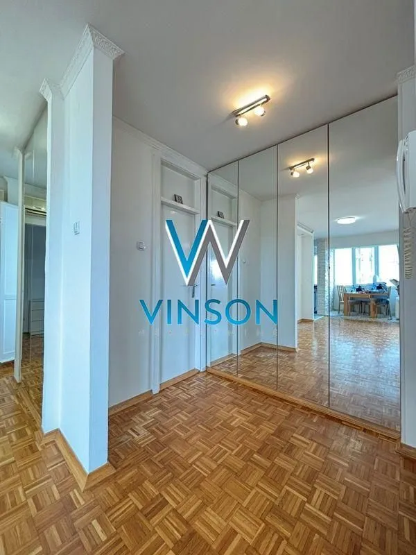 Prodaja, dvosoban stan, 60m², Bulevar Oslobodjenja, Novi Sad Sve Podlokacije