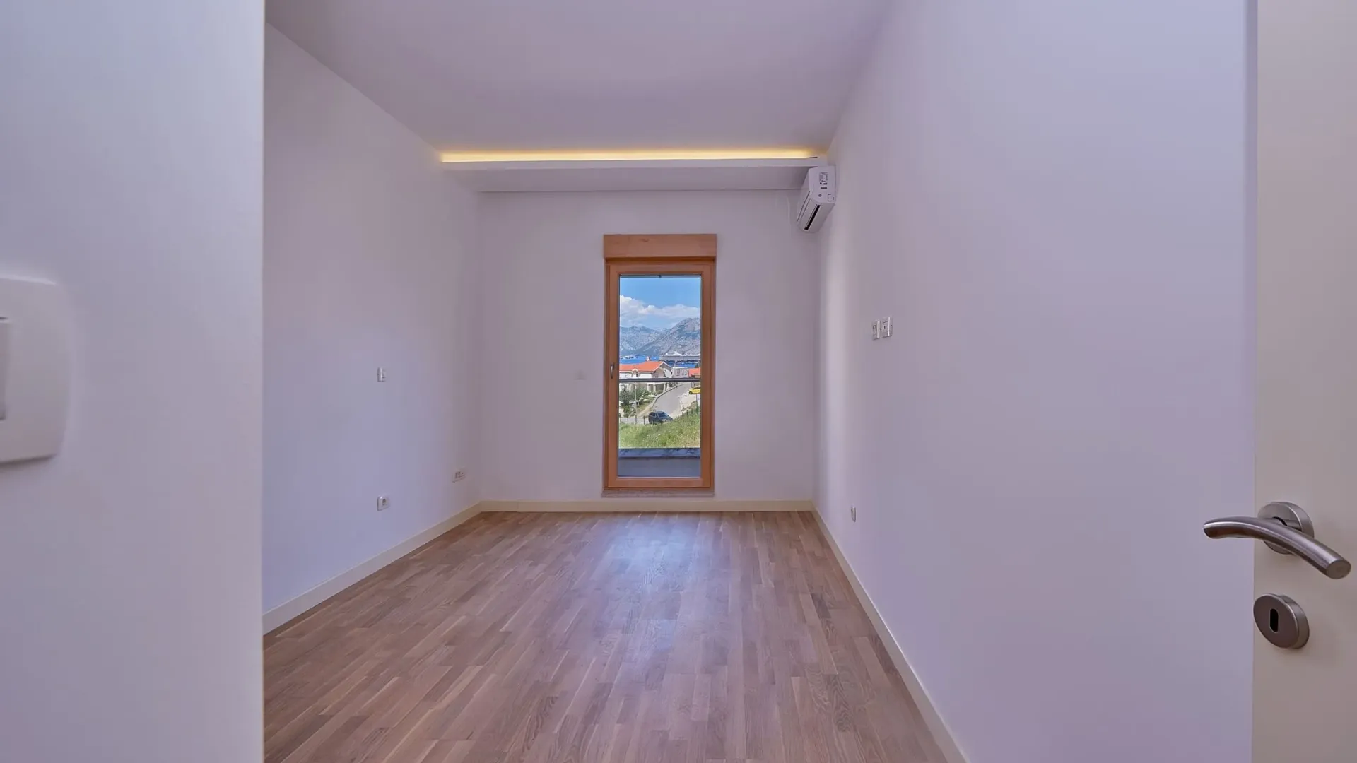 Sale, apartment, 60m², Dobrota, Kotor