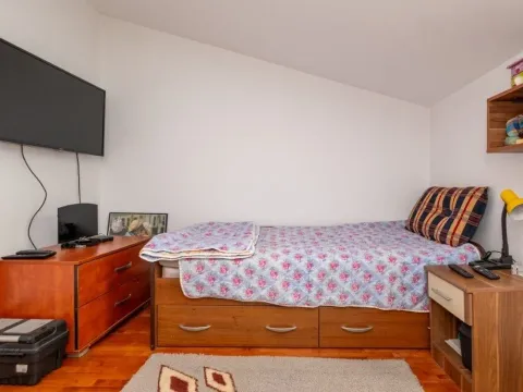 Prodaja, trosoban stan, 126m², Malo Brdo, Podgorica - image 8