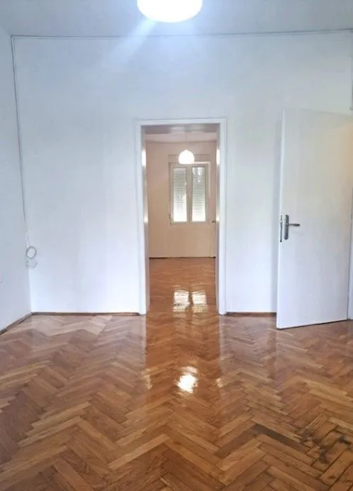 Izdavanje, jednosoban stan, 60m², Centar, Podgorica