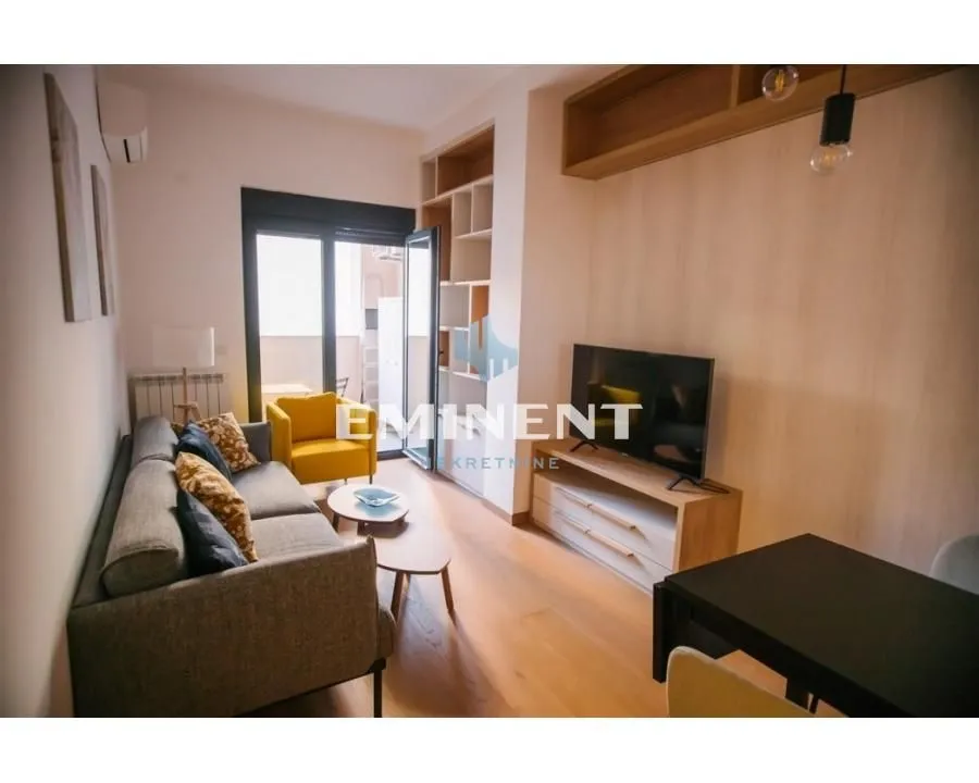 Izdavanje, dvosoban stan, 45m², Kalenić Pijaca, Vračar Sve Podlokacije