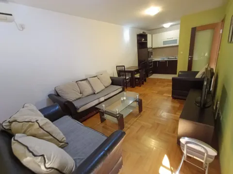 Rent, one bedroom apartment, 44m², Stari Aerodrom, Podgorica - image 5