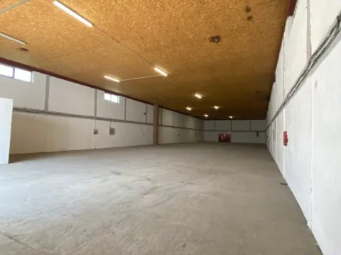 Izdavanje, poslovni prostor, 1700m², Ovča, Palilula Sve Podlokacije - image 4