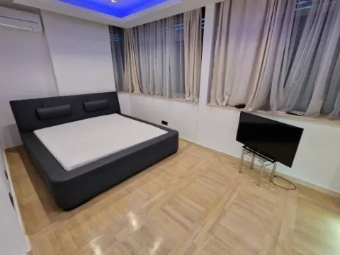 Izdavanje, trosoban stan, 148m², Dedinje Sve Podlokacije, Beograd - image 12