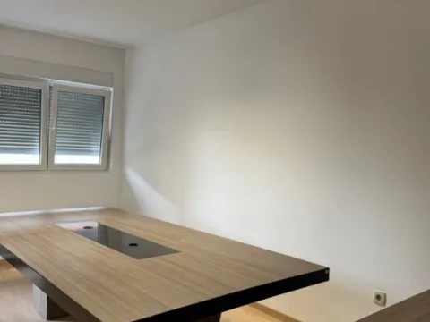 Izdavanje, dvosoban stan, 75m², City Kvart, Podgorica - image 4