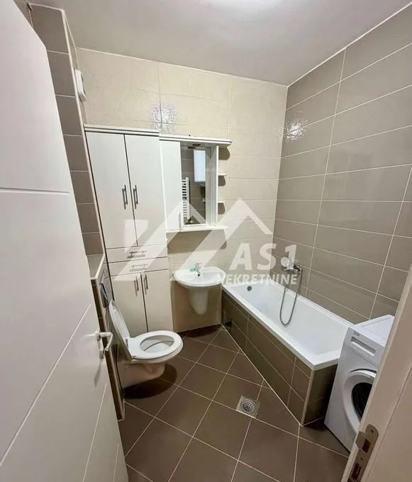 Izdavanje, trosoban stan, 64m², Sajam, Novi Sad Sve Podlokacije