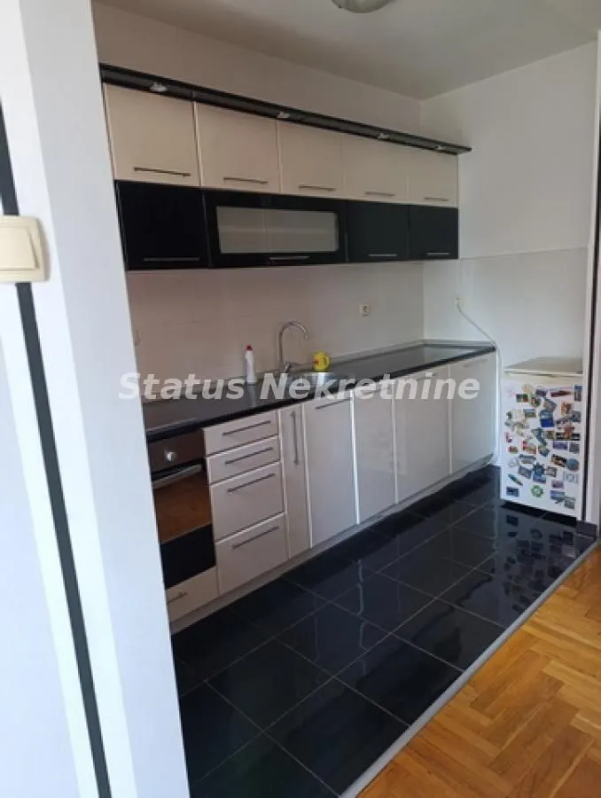 Izdavanje, trosoban stan, 65m², Grbavica, Novi Sad Sve Podlokacije