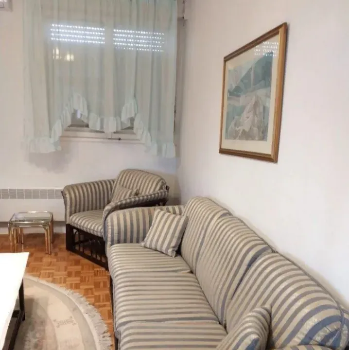 Izdavanje, dvosoban stan, 59m², Momišići, Podgorica