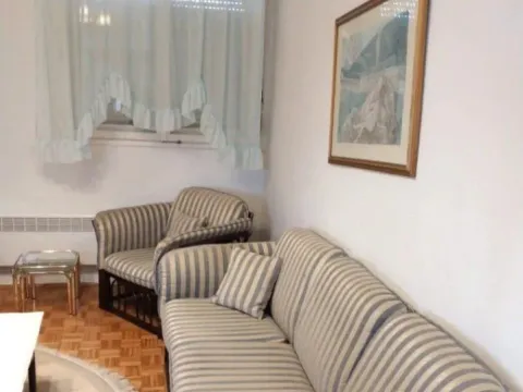 Izdavanje, dvosoban stan, 59m², Momišići, Podgorica