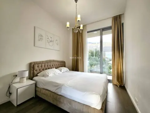 Izdavanje, dvosoban stan, 64m², Bečići, Budva