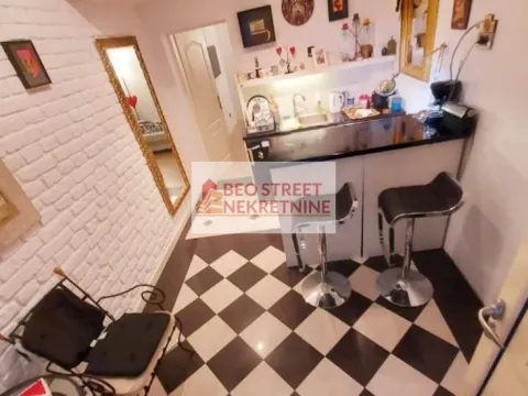 Izdavanje, jednosoban stan, 30m², Neimar, Vračar Sve Podlokacije
