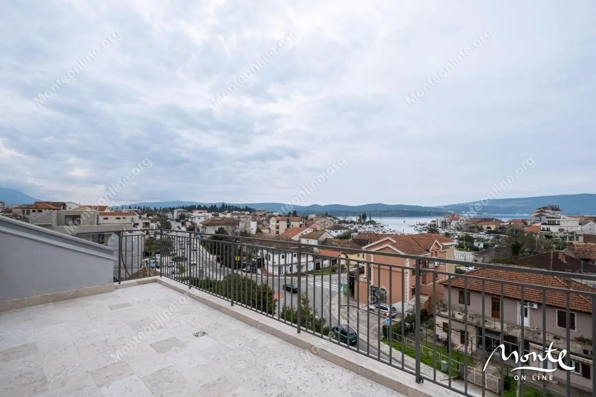 Prodaja, trosoban stan, 236m², Tivat, Crna Gora