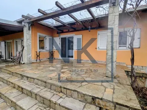 Rent, house, 170m², Tološi, Podgorica - image 9