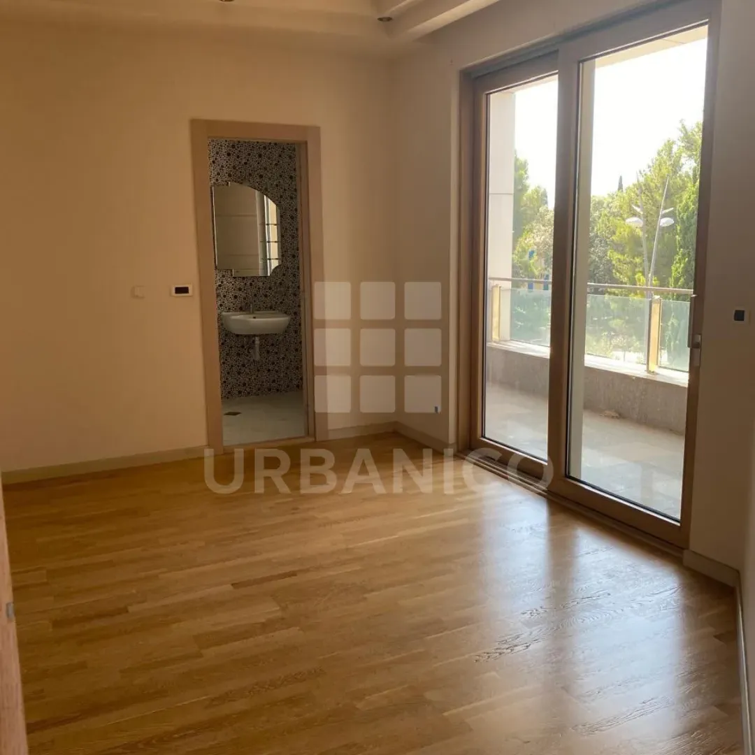 Prodaja, dvosoban stan, 119m², Centar, Budva