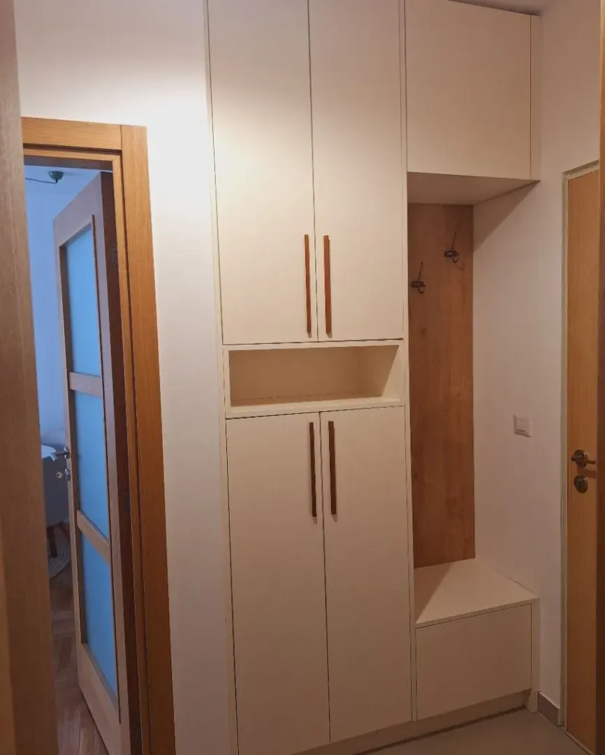 Izdavanje, jednosoban stan, 45m², Stari Aerodrom, Podgorica