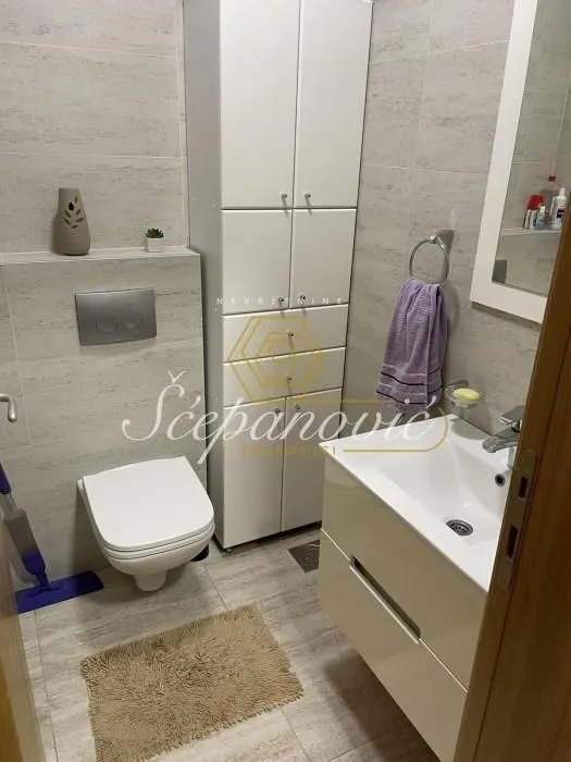 Prodaja, trosoban stan, 72m², Sajam, Novi Sad Sve Podlokacije
