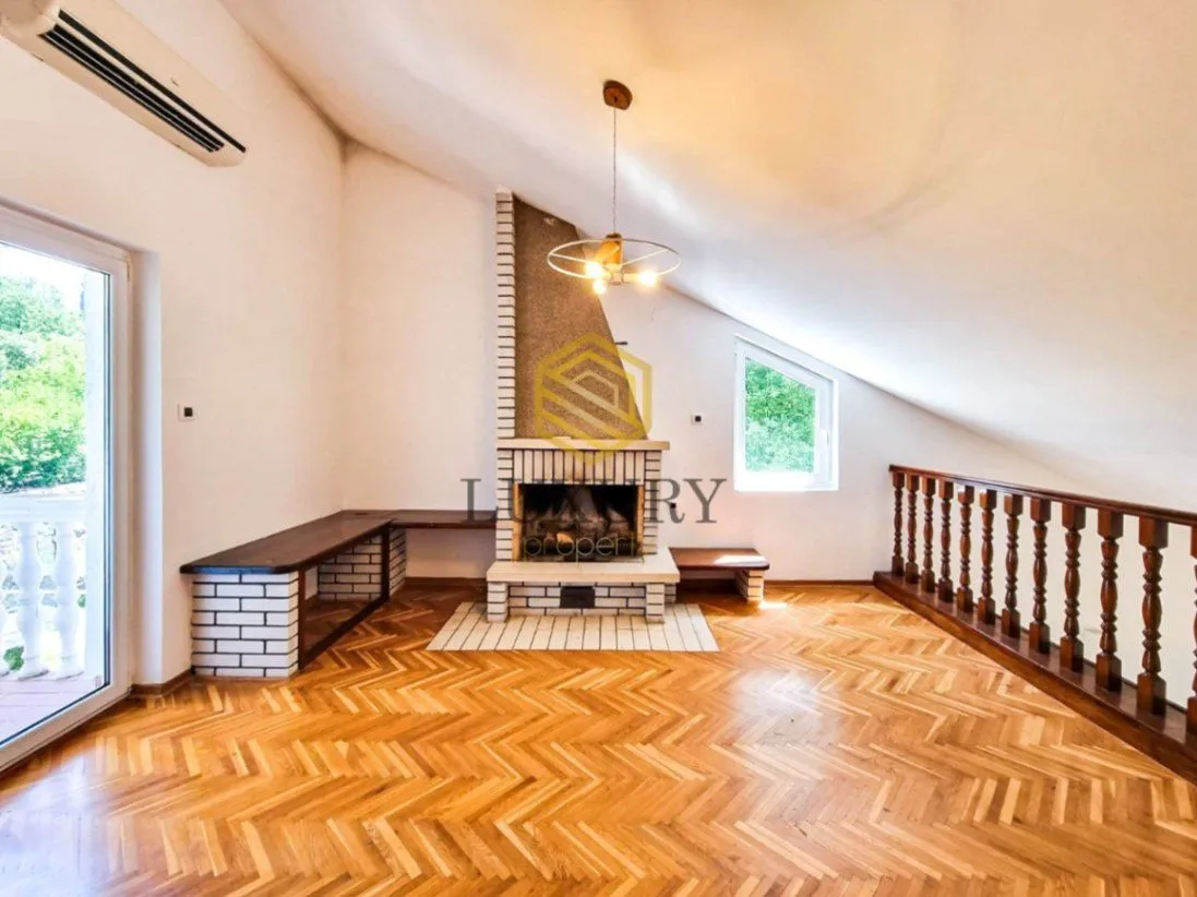 Rent, house, 250m², Mareza, Podgorica