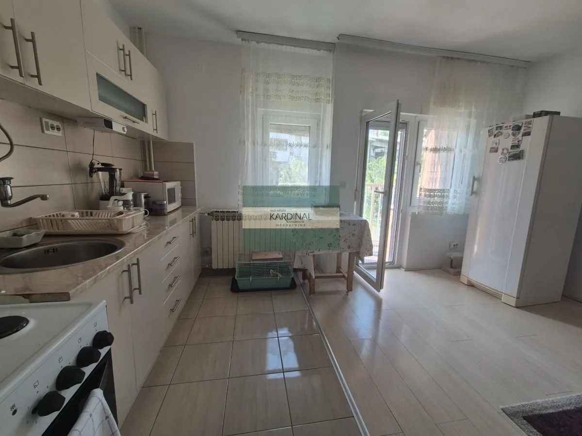 Prodaja, četvorosoban stan, 120m², Strelište, Jagodina