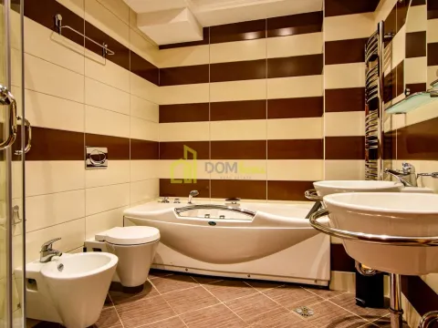 Izdavanje, dvosoban stan, 100m², Centar, Podgorica - image 11