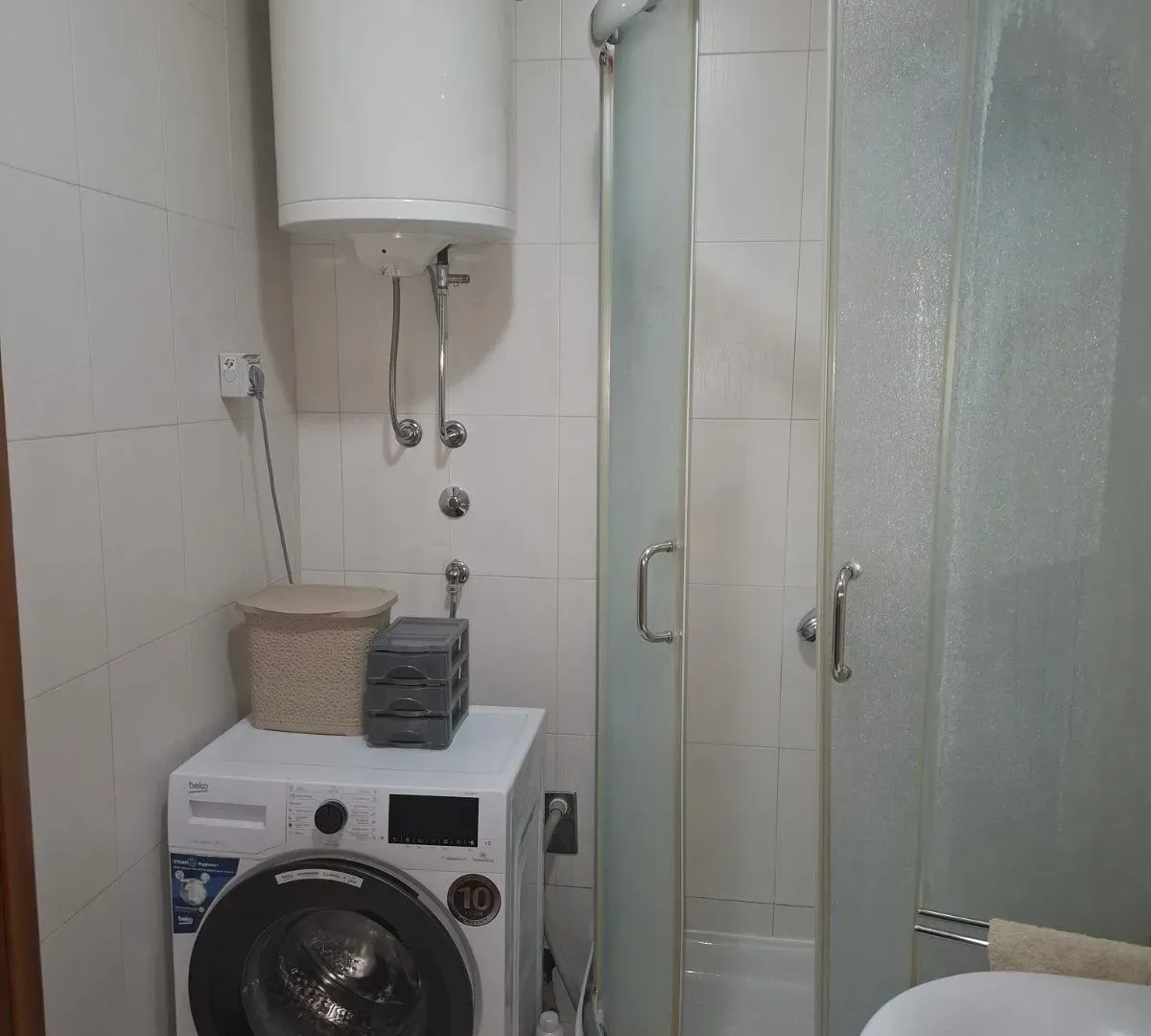 Izdavanje, jednosoban stan, 42m², Pobrežje, Podgorica